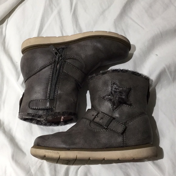 Girls taupe boots 9.5 worn once edgy look - Picture 2 of 11